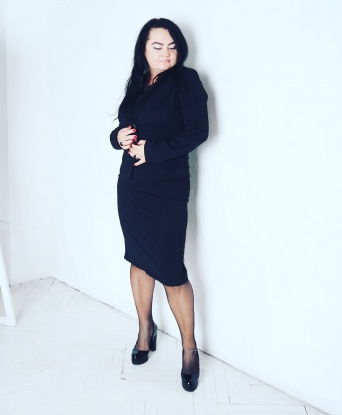 Живу в самом сердце Москвы, где можем встретиться в уютной гостиничной комнате или я могу приехать к тебе, создать атмосферу релакса и страсти. В моем арсенале множество возможностей для приятного времяпрепровождения - классический и эротический массаж, стриптиз, ролевые игры, и многое другое. Чувственные прикосновения, неистовая страсть и умение угодить мужчине - вот мои оружия. Мои клиенты говорят, что время проведенное со мной, это настоящая сказка, которую они хотят повторить снова и снова. Заходи на мою страничку, чтобы увидеть мои фото и отзывы. Буду рада познакомиться и сделать нашу встречу незабываемой! 😉🌹 178, 36 лет