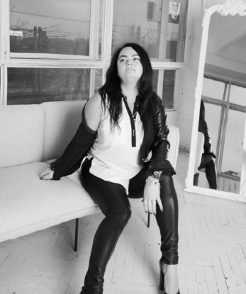 Живу в самом сердце Москвы, где можем встретиться в уютной гостиничной комнате или я могу приехать к тебе, создать атмосферу релакса и страсти. В моем арсенале множество возможностей для приятного времяпрепровождения - классический и эротический массаж, стриптиз, ролевые игры, и многое другое. Чувственные прикосновения, неистовая страсть и умение угодить мужчине - вот мои оружия. Мои клиенты говорят, что время проведенное со мной, это настоящая сказка, которую они хотят повторить снова и снова. Заходи на мою страничку, чтобы увидеть мои фото и отзывы. Буду рада познакомиться и сделать нашу встречу незабываемой! 😉🌹 178, 36 лет